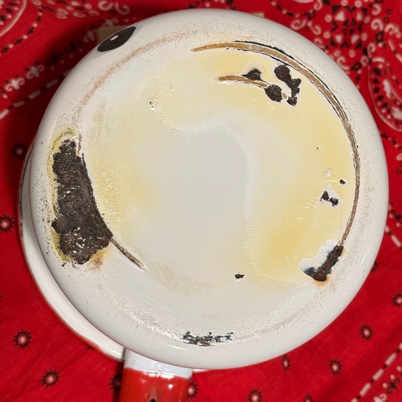 Vintage Farmhouse Red and White Enamel Saucepan - Picture 7 of 16